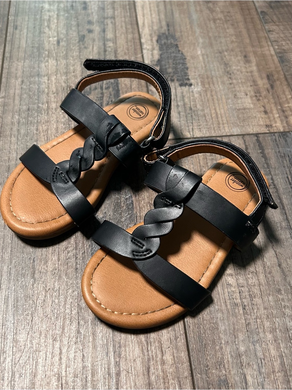 Wonder Nation Black and Tan Kids Sandals Girls Size 7